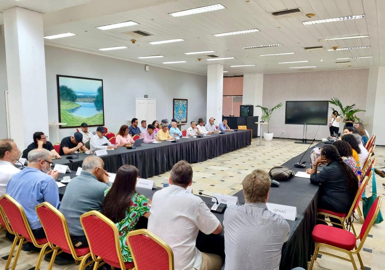 Mesa del los diálogos de paz entre el Gobierno de Colombia y ELN - Cortesía