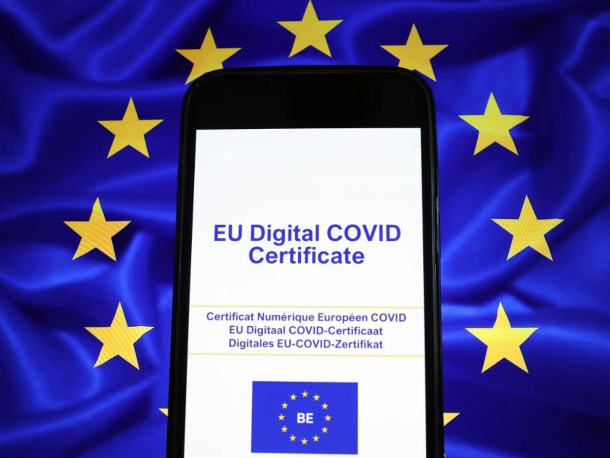 Unión Europea cambia enfoque de las medidas a viajeros en el bloque