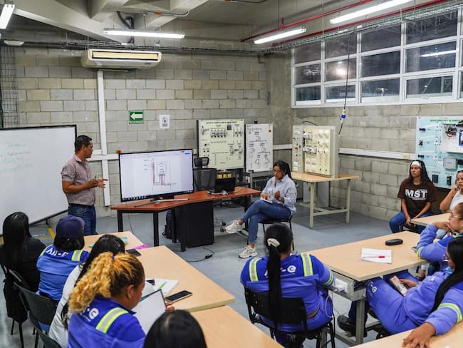 50 mujeres de Palermo, Magdalena, se forman para vincularse al sector energético de la región