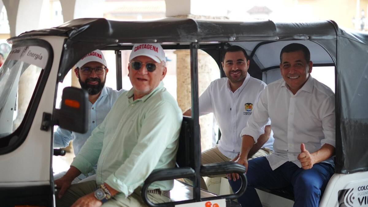 Minminas entregó primer motocarro eléctrico en Cartagena