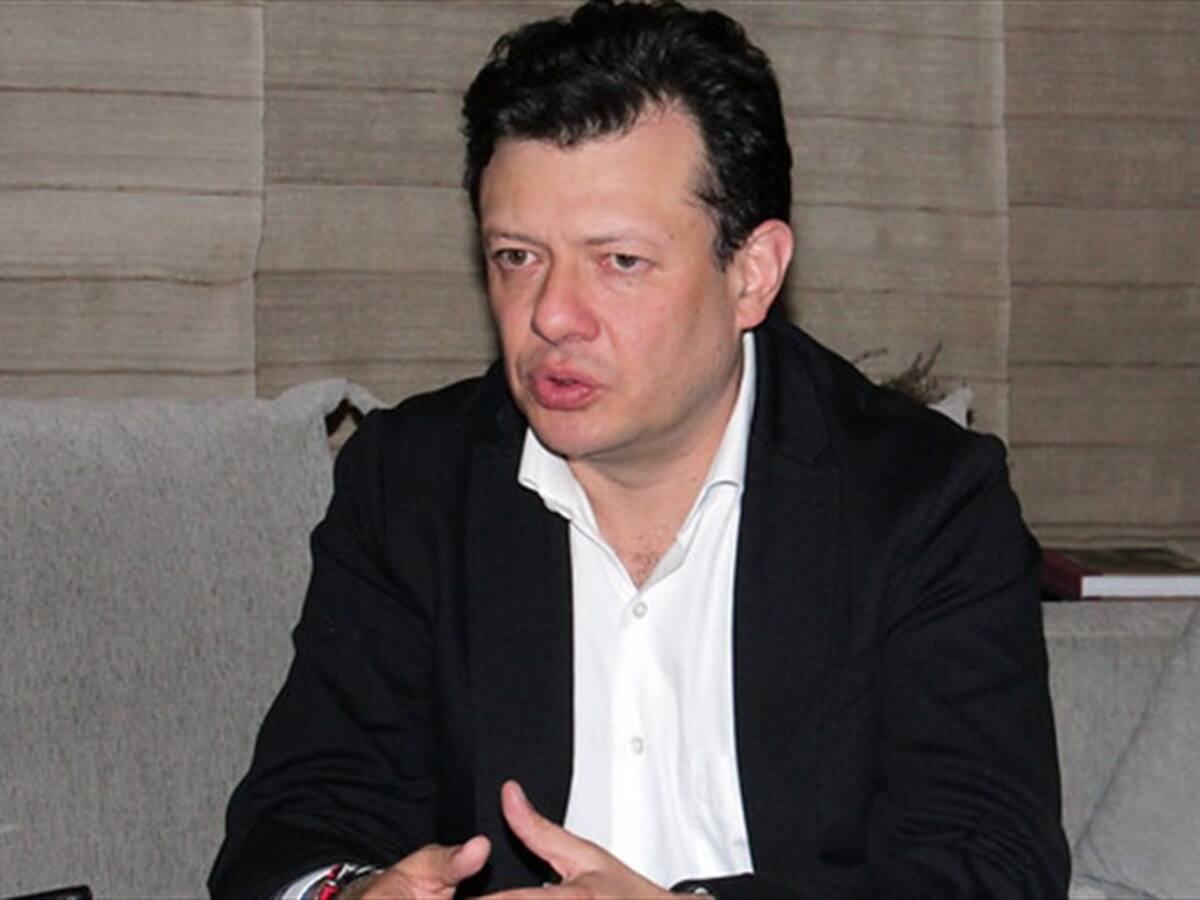 Ni más rápido ni esbelto ni más barato el metro elevado de Bogotá: Hollman Morris