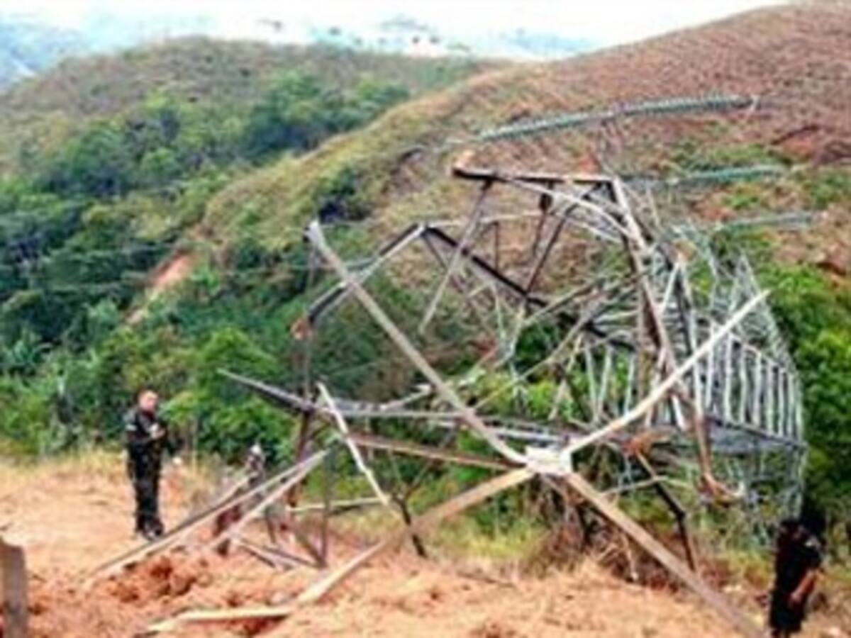 Guerrilla vuela una torre de energía en Tarazá, Antioquia