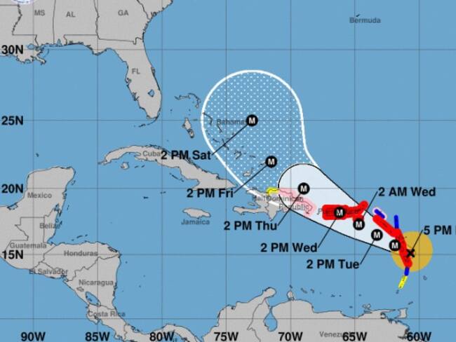 María se convierte en &quot;peligroso&quot; huracán categoría 4 en camino a Dominica.