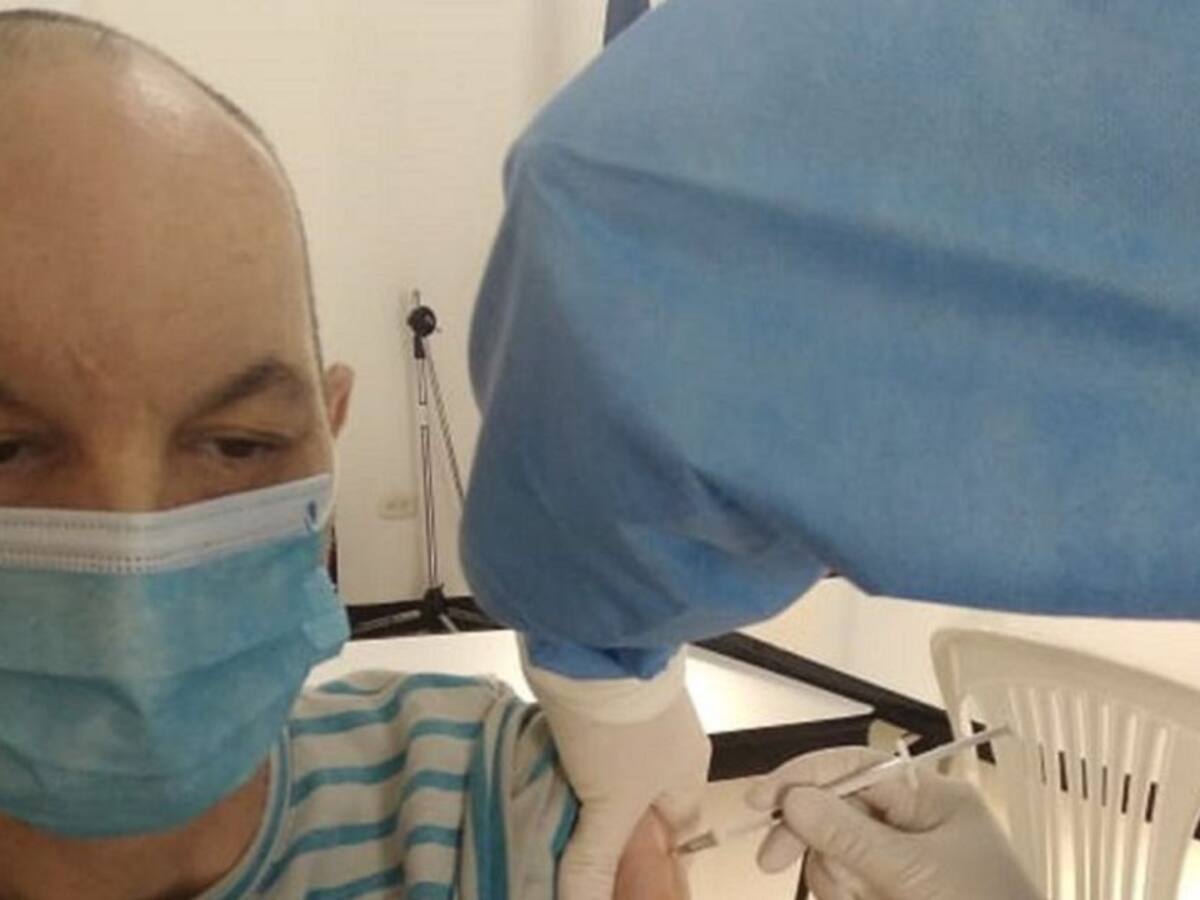 En Armenia iniciaron aplicación de terceras dosis para mayores de 50 años