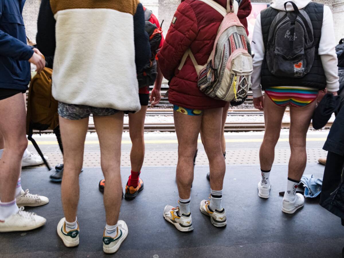 ‘No Pants Tube Ride’: El famoso evento que saca sonrisas en el metro de Londres