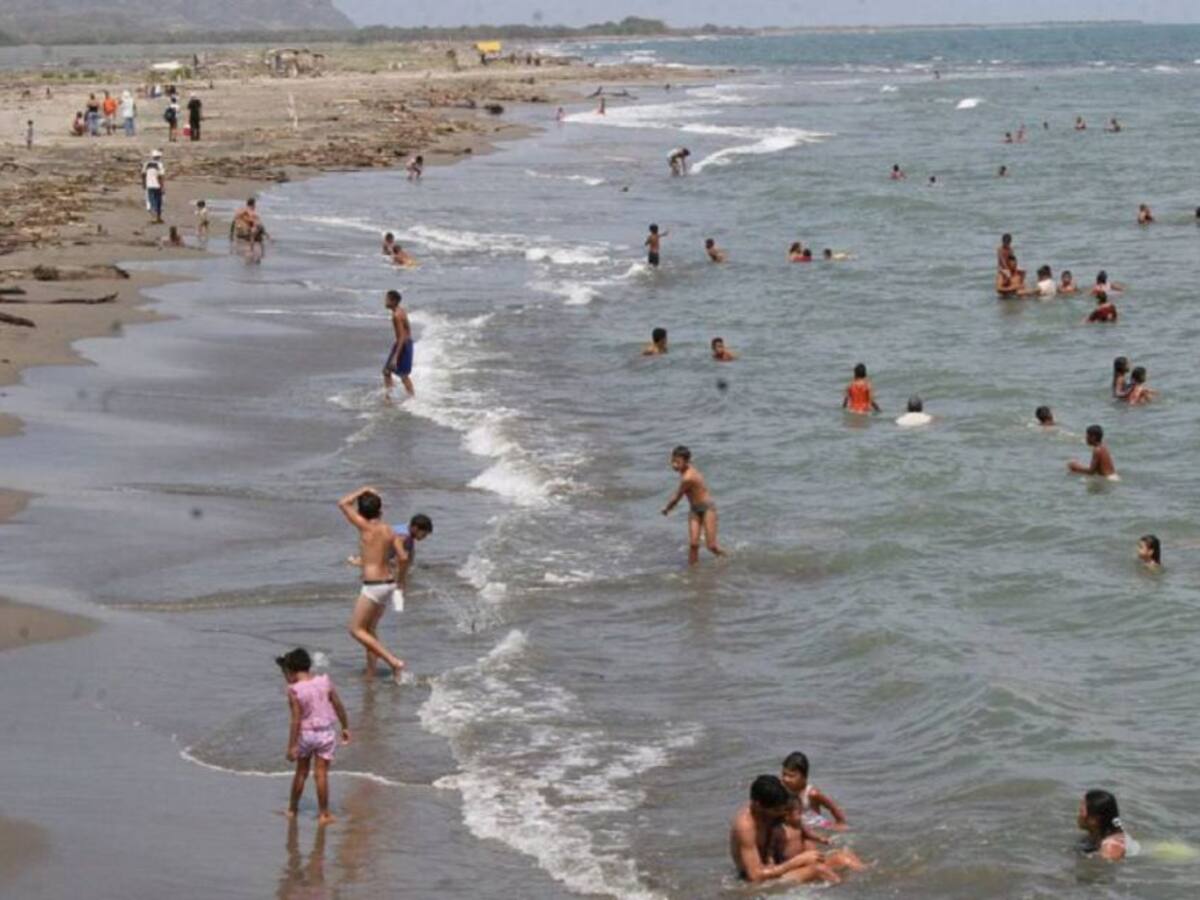 Cierran playas del Atlántico por paso de la tormenta tropical