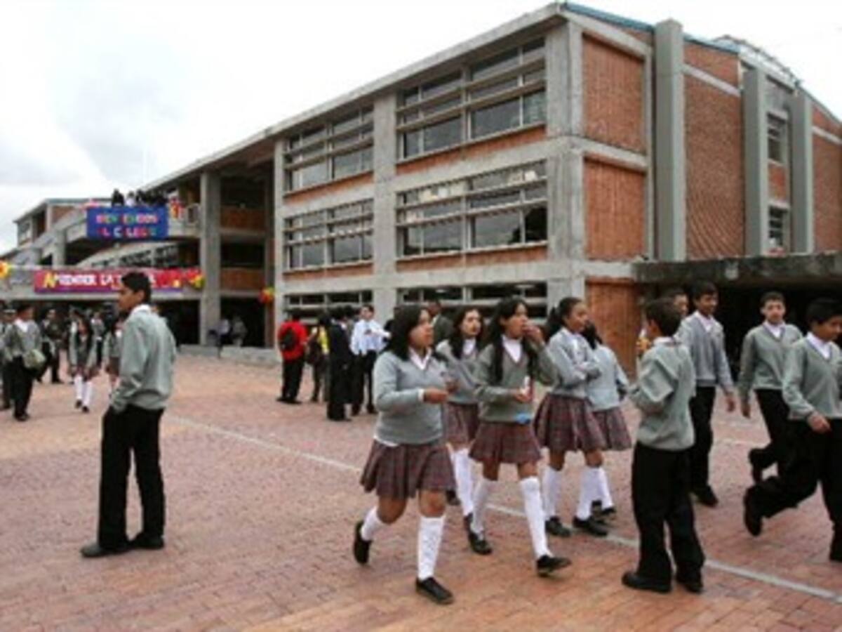 Más de 40 colegios están en riesgo y serían financiados con el cupo de endeudamiento