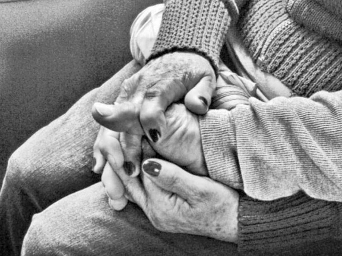 Pareja de esposos, contagiada de COVID, murió con una hora de diferencia