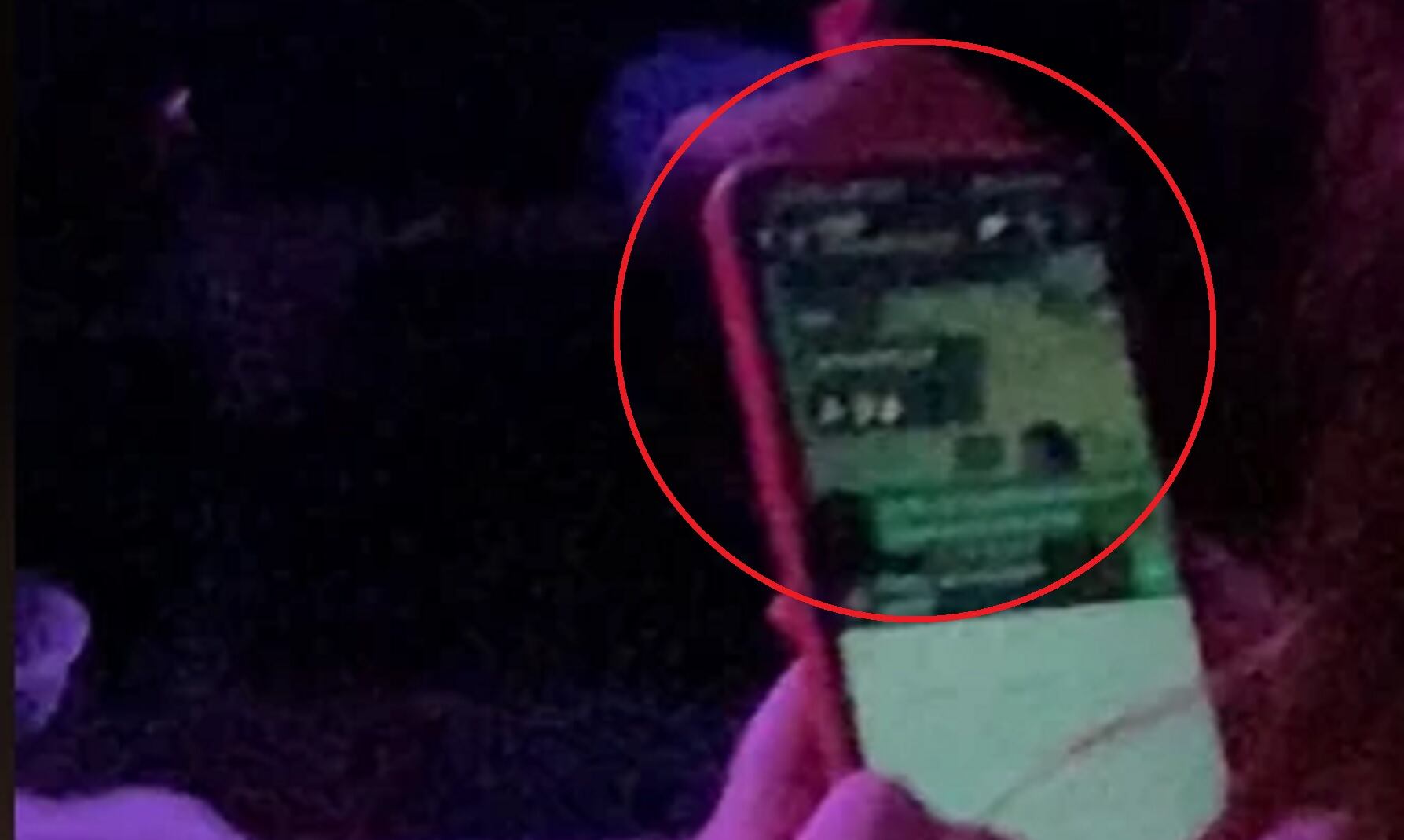 Graban infidelidad de un mujer: tenía guardado el teléfono de  novio  como “inútil” | Captura de video