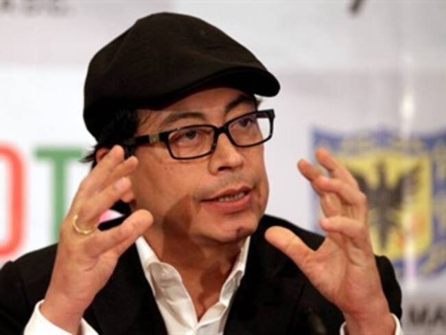 La guerra de la basura se libra en Twitter: @Petrogustavo vs la gente