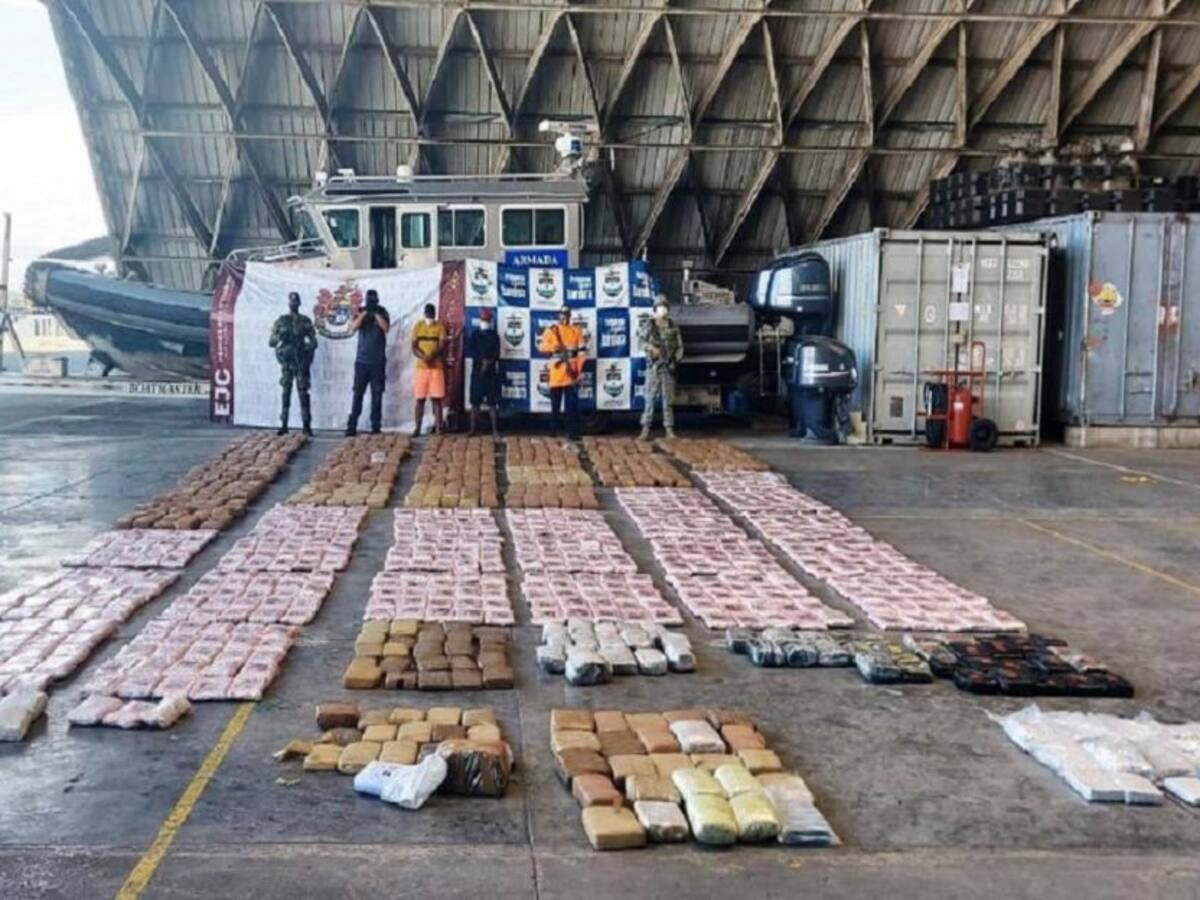 Cae cargamento de marihuana luego de una persecución en aguas del Pacífico