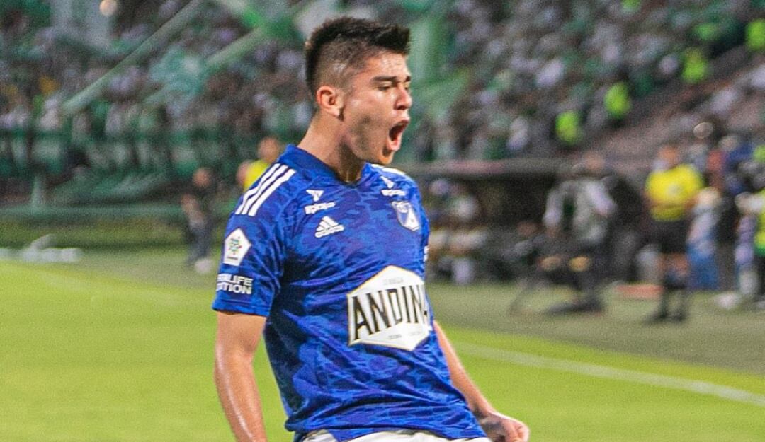 Daniel Ruiz festeja su gol en el Atanasio Giradot ante Atlético Nacional.