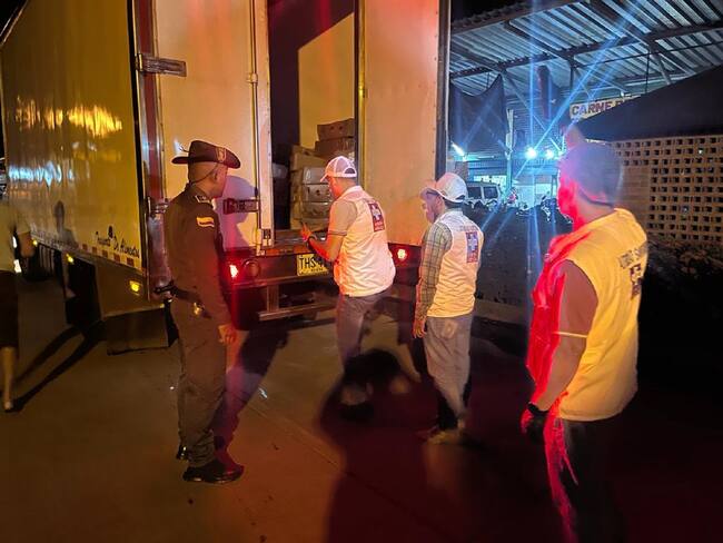 Incautan alimentos en mal estado de conservación en Neiva.