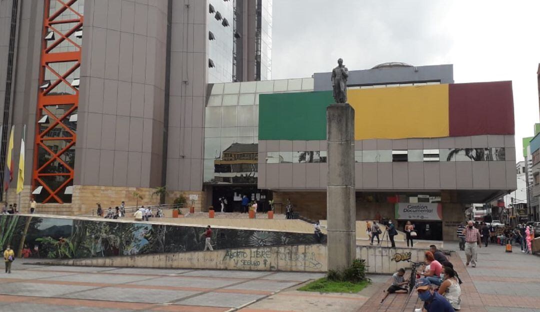 Escuche todos los días escuche las noticias de la región, en los horarios 5:45, 7:45 y 8:45AM 