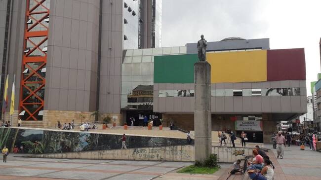 Escuche todos los días escuche las noticias de la región, en los horarios 5:45, 7:45 y 8:45AM