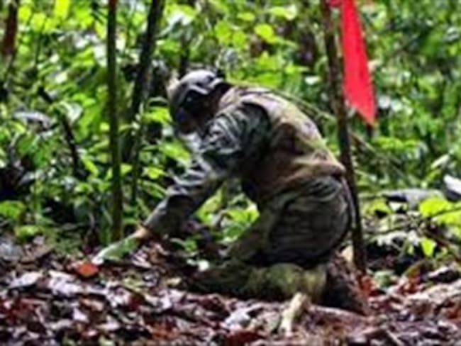 Militar ecuatoriano es herido en tiroteo contra helicóptero