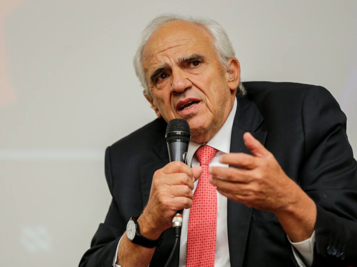 Ernesto Samper estará entre tigres y uno que otro sapo diciendo “Aquí estoy y aquí me quedo”