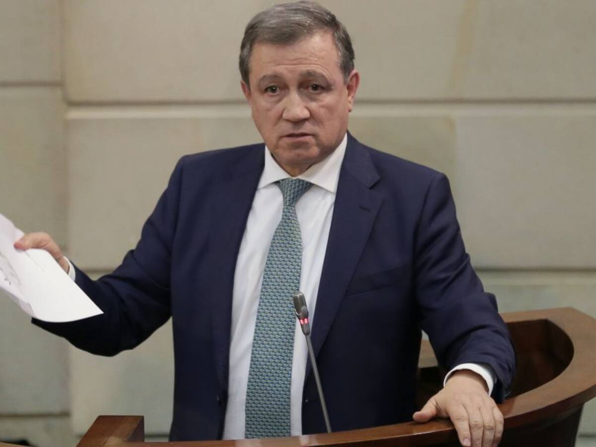 Ernesto Macías anuncia que no será precandidato presidencial
