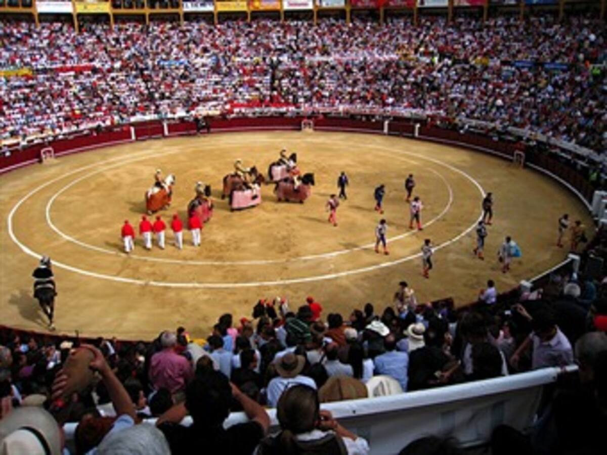 Toreros piden reunión con Santos para analizar medidas que impiden corridas en La Santamaría