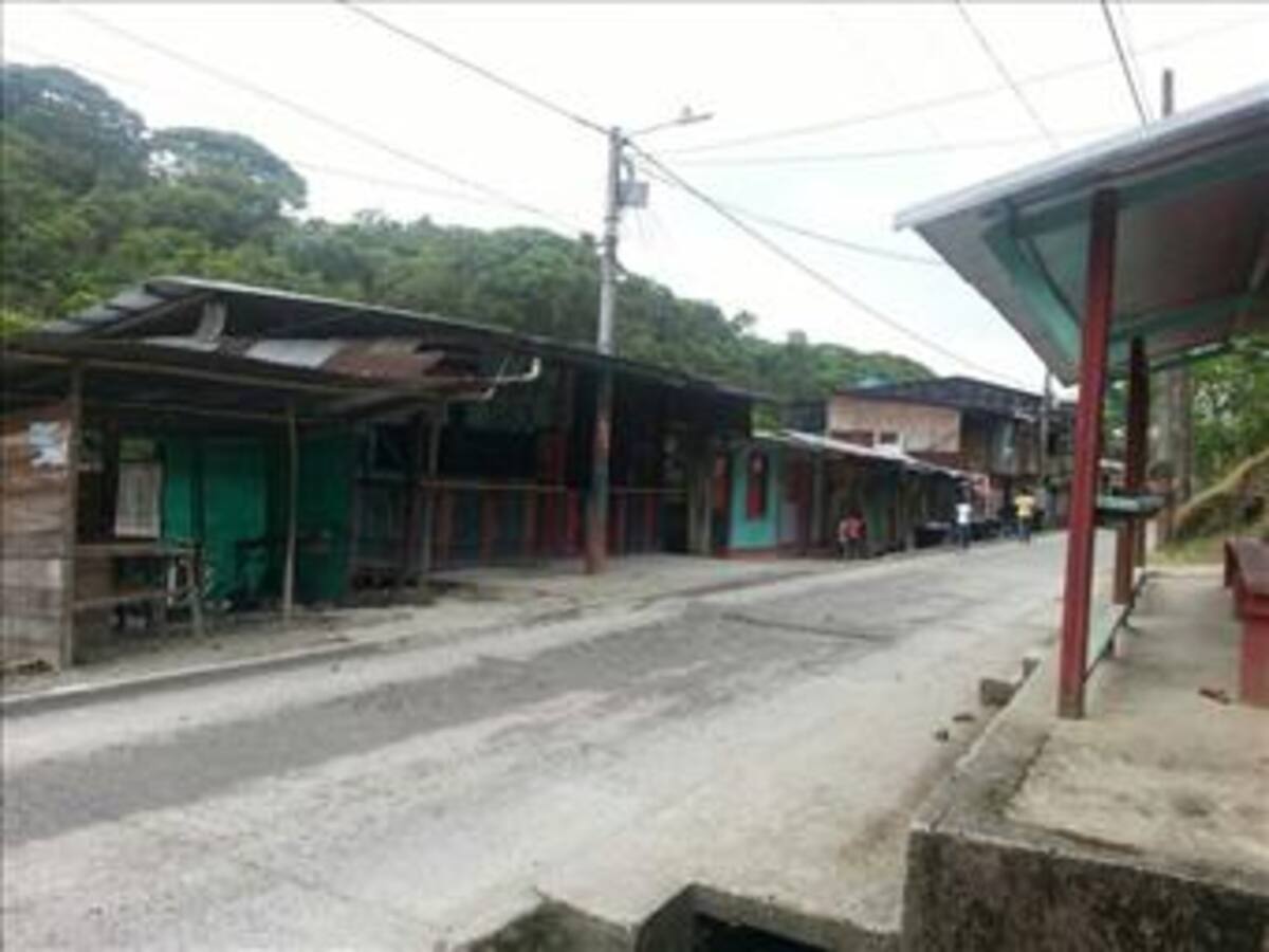Suspenden despacho de buses de Medellín a Quibdó por amenaza de paro armado