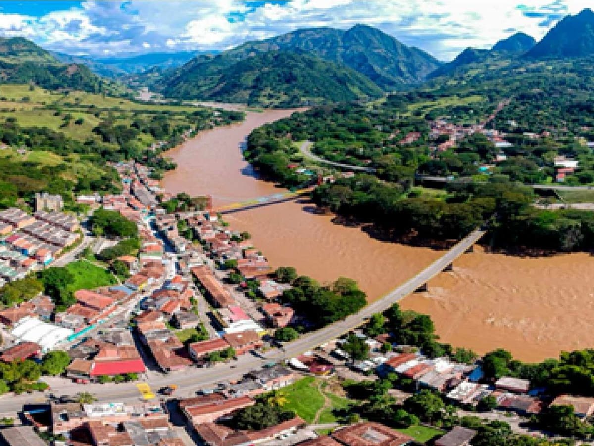 Autoridades recuperarán espacio público en La Pintada tras años de ocupación indebida