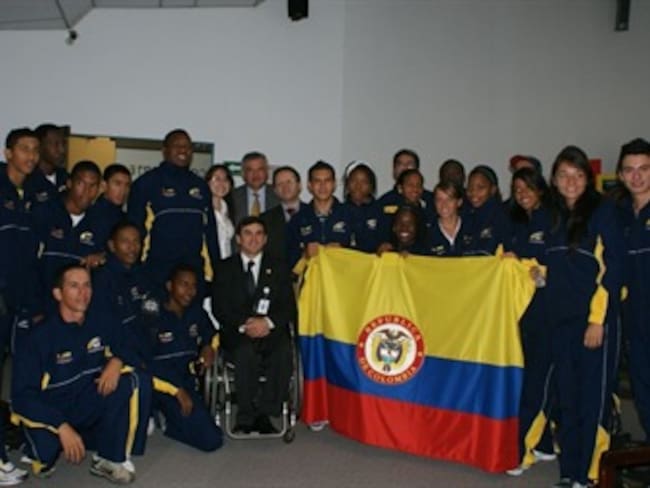 Abanderada la delegación colombiana que viaja al Suramericano menores de Atletísmo