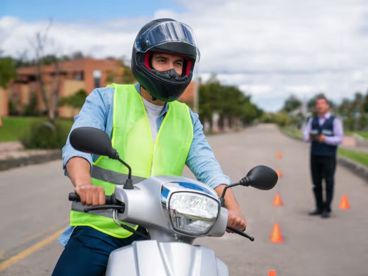 Hasta 15 SMDLV de multa a quienes no porten en la moto este importante elemento: Código de Tránsito