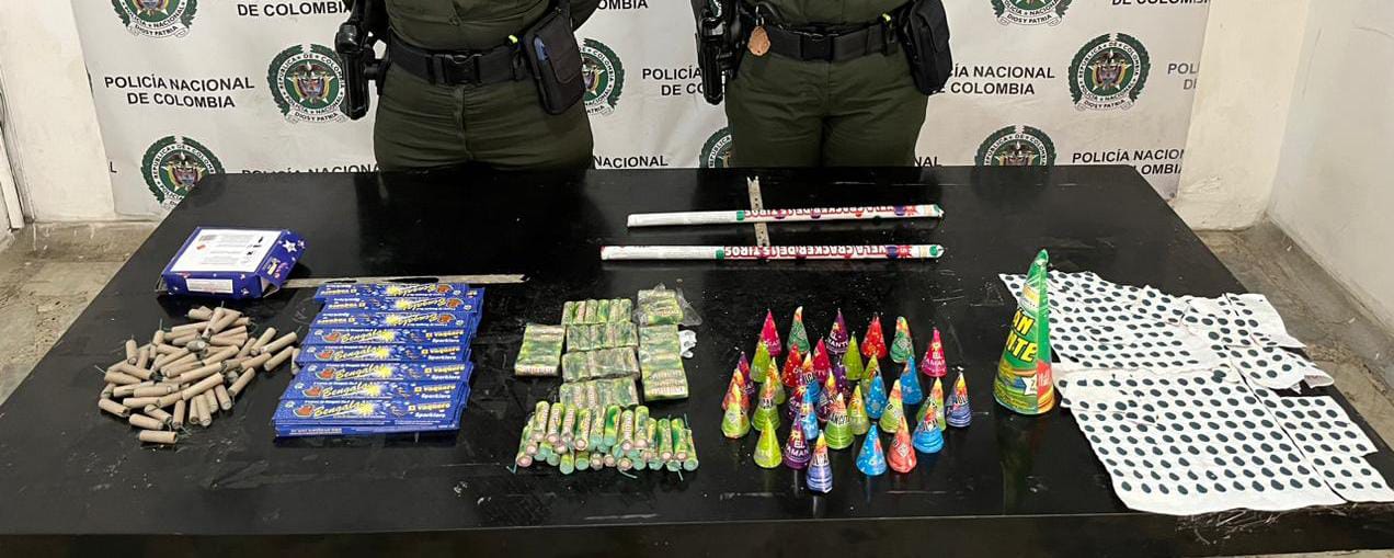 La Policía Metropolitana de Tunja incautó en la noche de fin de año 2023 e inicios de 2024 más de 130 elementos pirotécnicos en la capital boyacense / Foto: Suministrada.