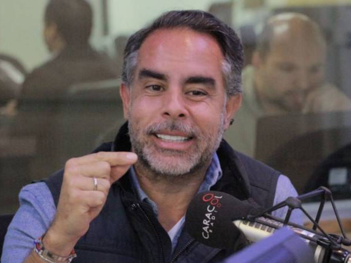 Mañana se comprobará que las Farc eran fuertes militar y económicamente: Benedetti