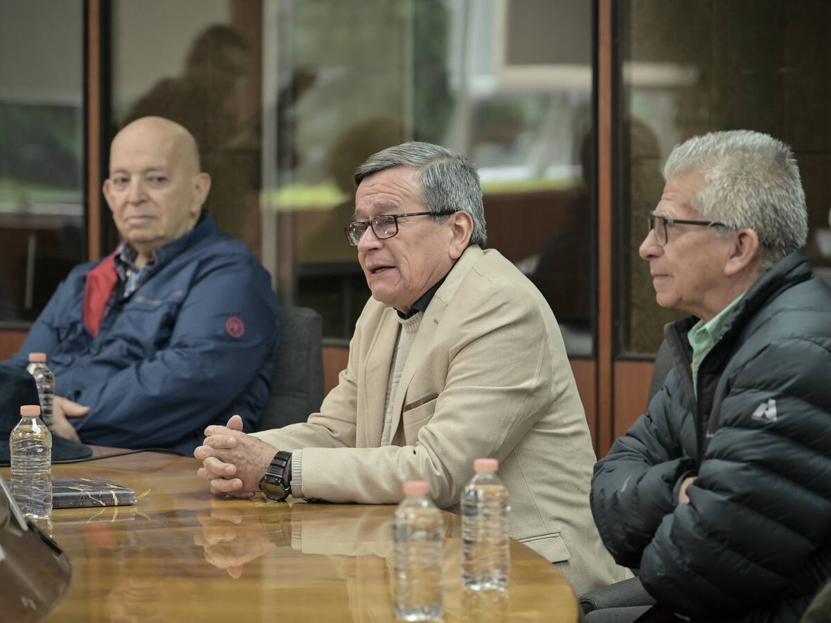 “La instrucción es liberar a todos los secuestrados que tiene el ELN”: Pablo Beltrán