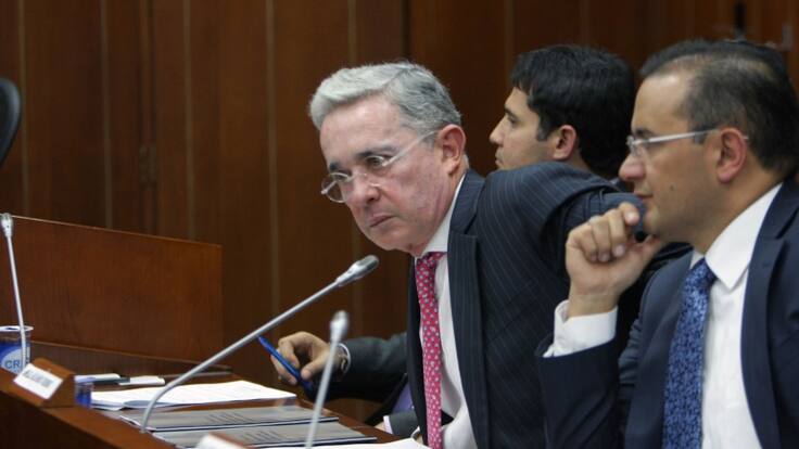 “Llama la atención que Uribe está tan bien datiado” Claudia Morales