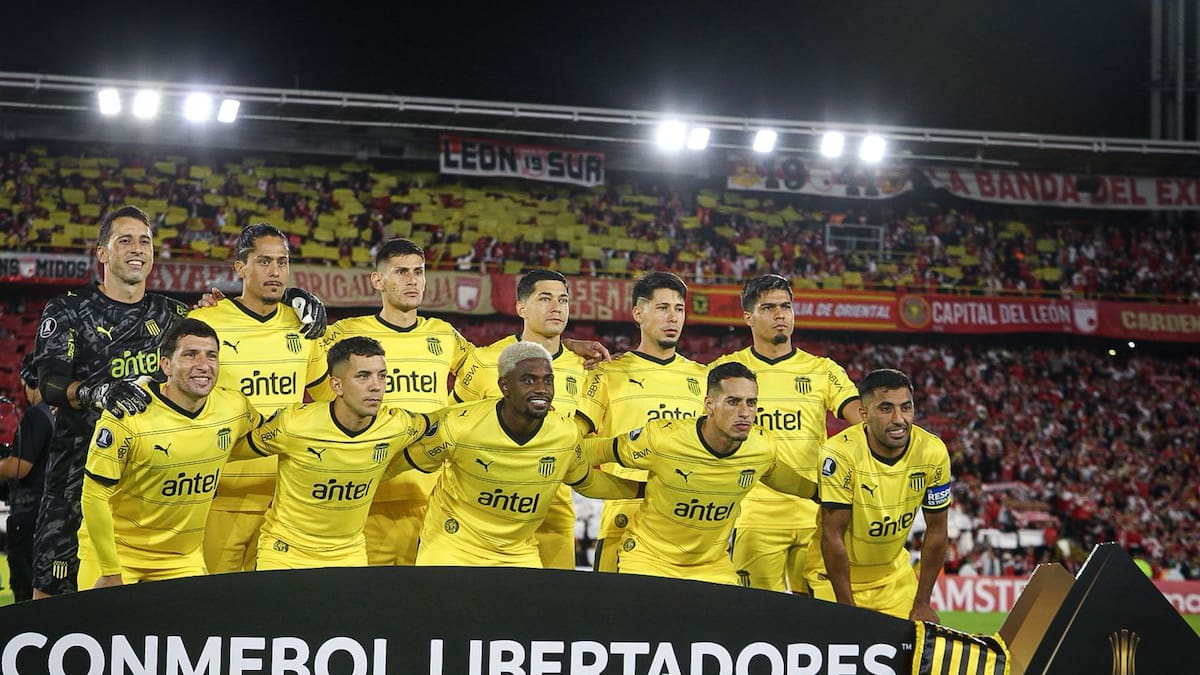 Peñarol protesta posible penalti ante Santa Fe: “Me rompió el zapato, también me lastimó la rodilla”