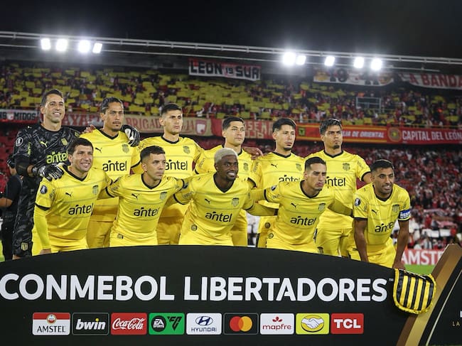 Santa Fe y Peñarol empataron 1-1 en el estadio El Campín de Bogotá / Colprensa.