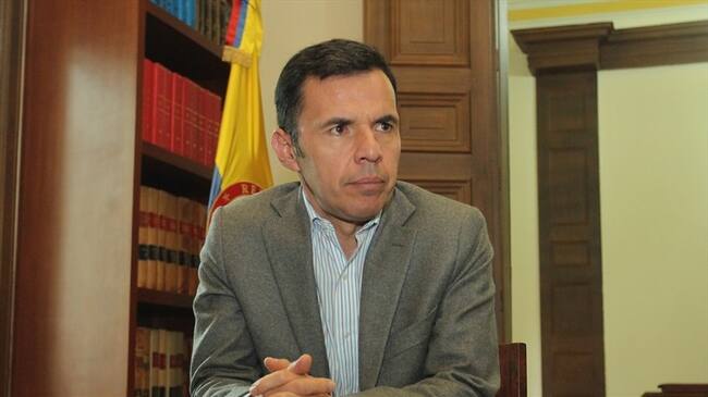 El ministro del Interior también afirmó que espera que el proyecto que reglamenta la JEP sea discutido en plenaria en el mes de octubre. Foto: