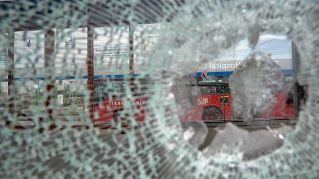 Más de 14 capturados y 22 buses averiados durante disturbios en el sur de Bogotá. Foto: Getty Images