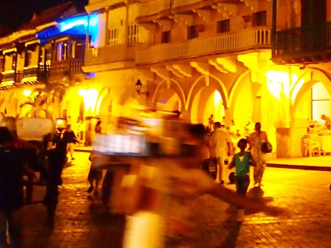 Nos tienen en el olvido: Trabajadores de bares piden ayuda en Cartagena