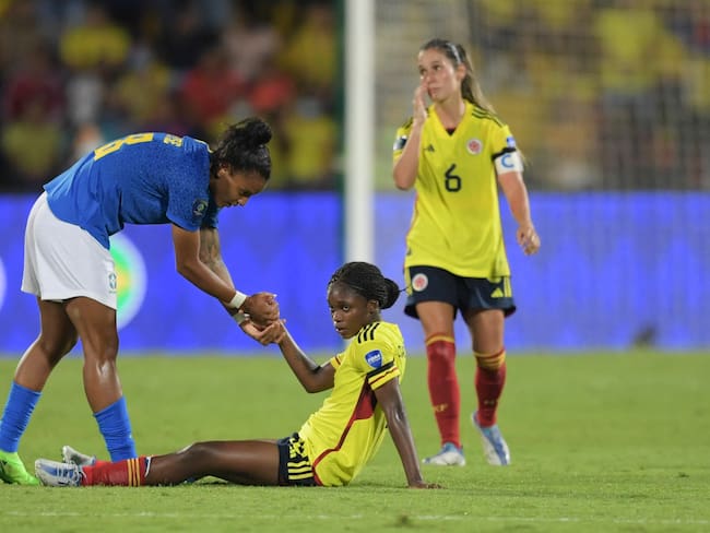Brasil y Colombia durante la final de la Copa América 2022. (Photo by RAUL ARBOLEDA/AFP via Getty Images)