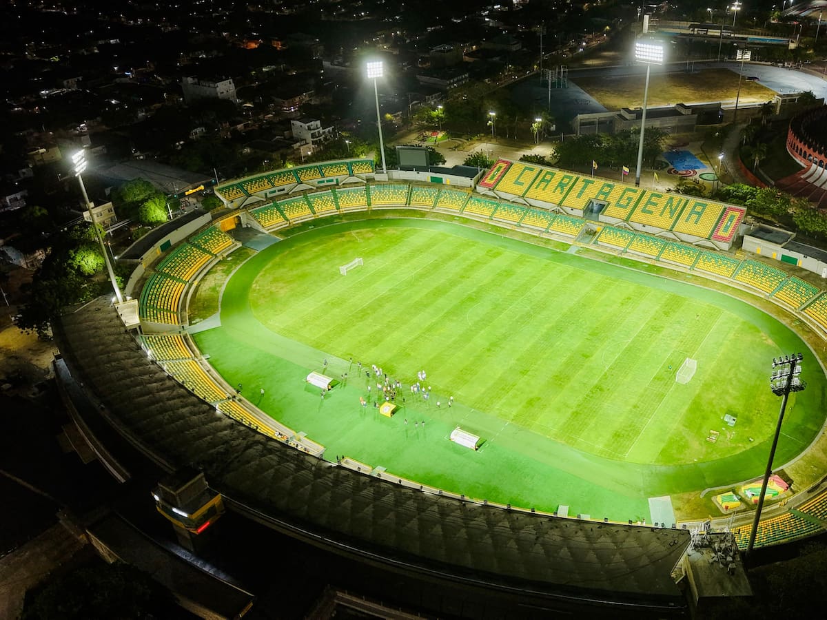 Jaime Morón ya está listo para recibir la Copa Libertadores tras la entrega de su nueva iluminación