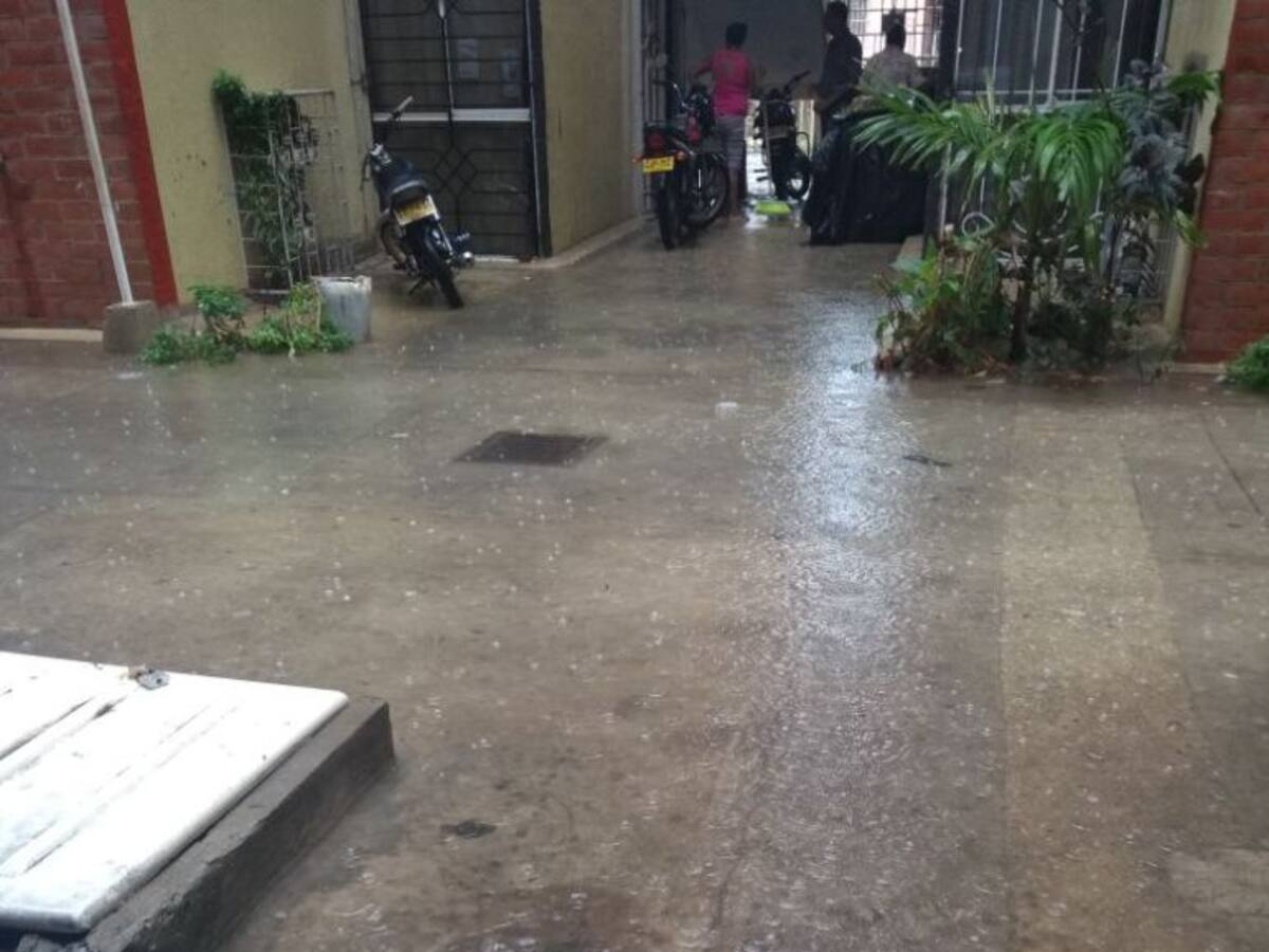 Inundaciones en 40 apartamentos de Las Gardenias