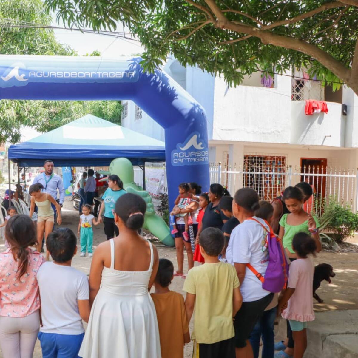Aguas de Cartagena desarrolló jornada educativa con habitantes del sector La Conquista en El Pozón