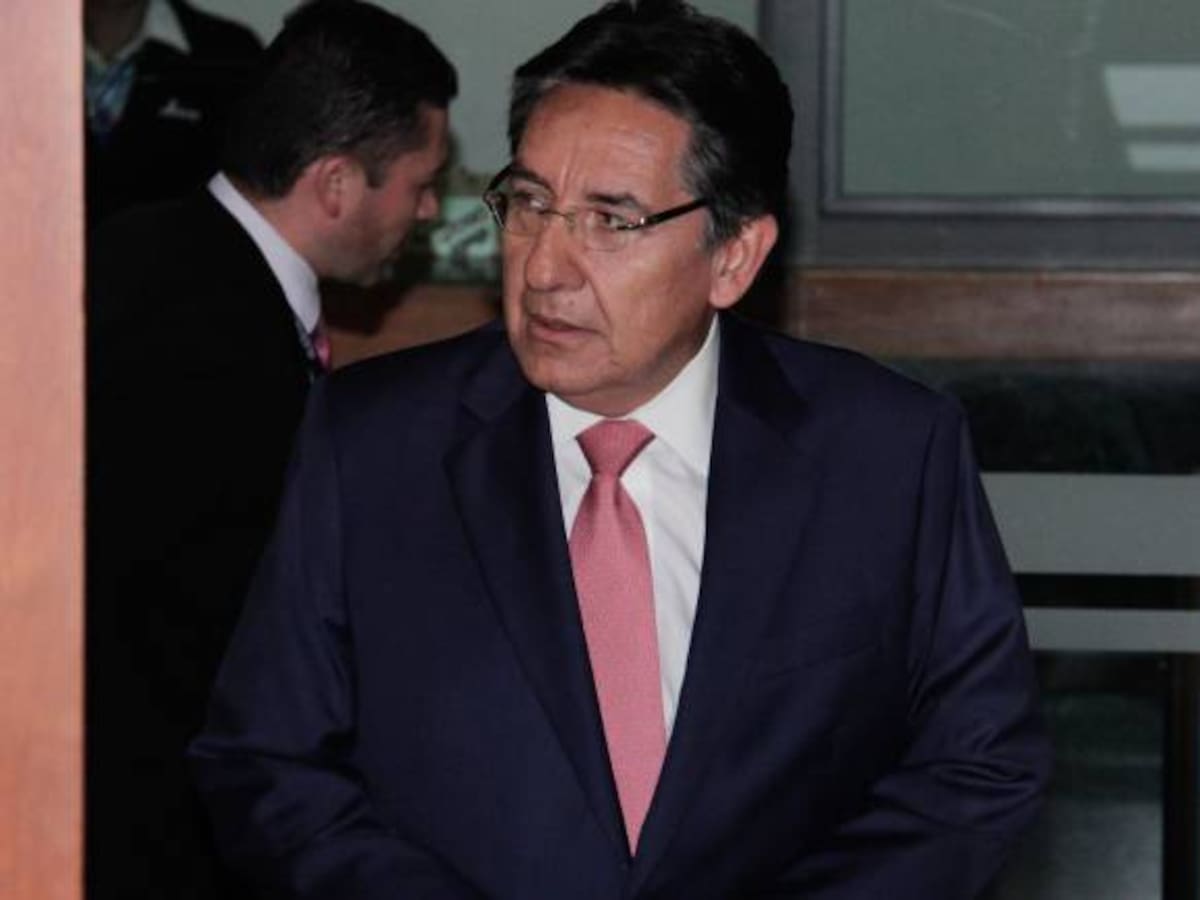 Elección de Néstor Humberto Martínez será confirmada este lunes