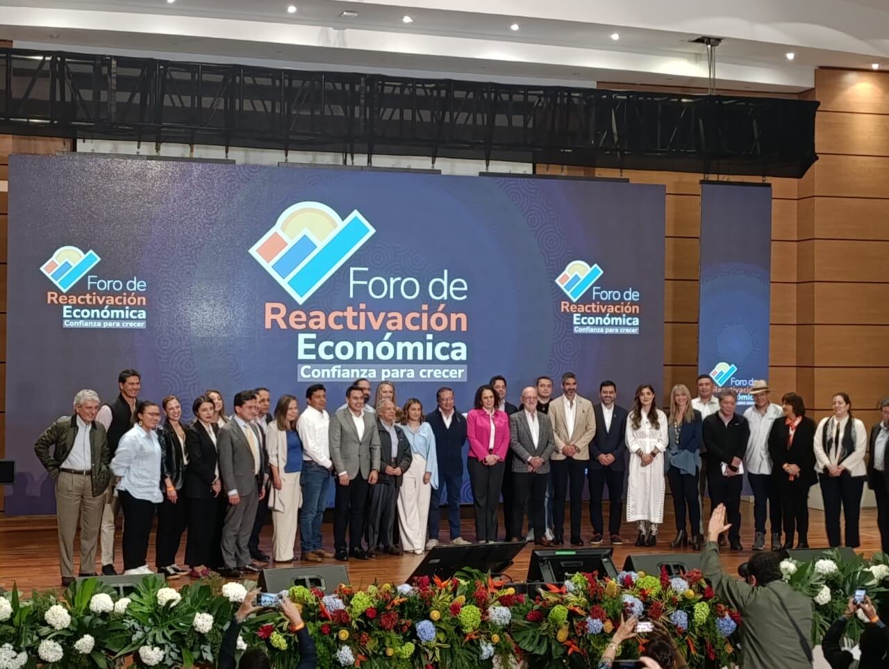 Foro de Reactivación Económica Confianza para crecer realizado en Villamaría, Caldas.