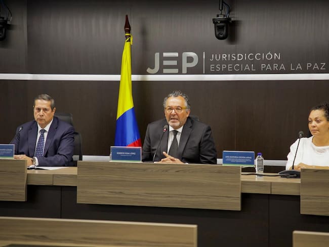 JEP ratifica imputación por el delito de esclavitud al exsecretariado de las Farc