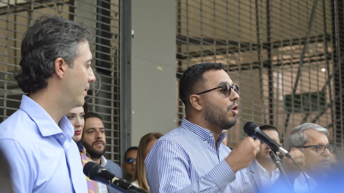 Uno de los más cercanos a Daniel Quintero, Diego Romero, se fue del país