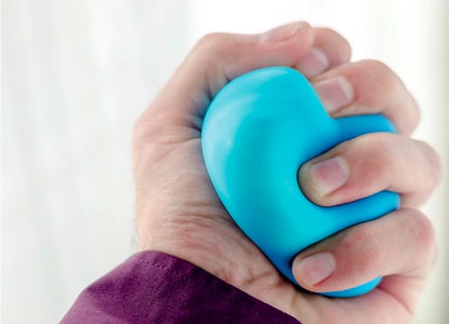 ¿Cómo puede una pelota salvarle de las molestias del túnel carpiano? Twitter @gruMAVe