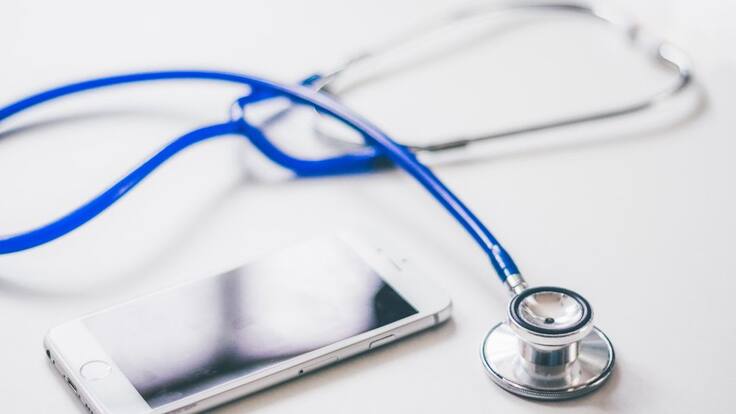 Denuncian reducción de salarios a médicos en medio de falta de pagos