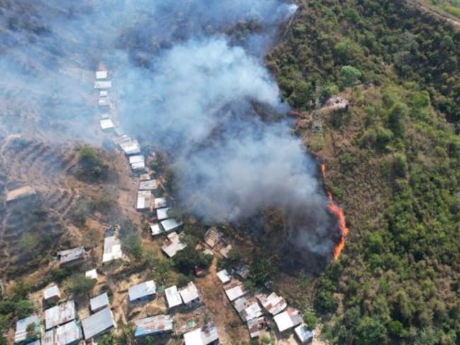 En Colombia hay 886 municipios en alerta por incendios forestales