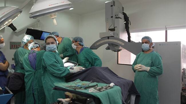 Médicos residentes en especializaciones quirúrgicas se les pagarán tres salarios mínimos. . Foto: Colprensa