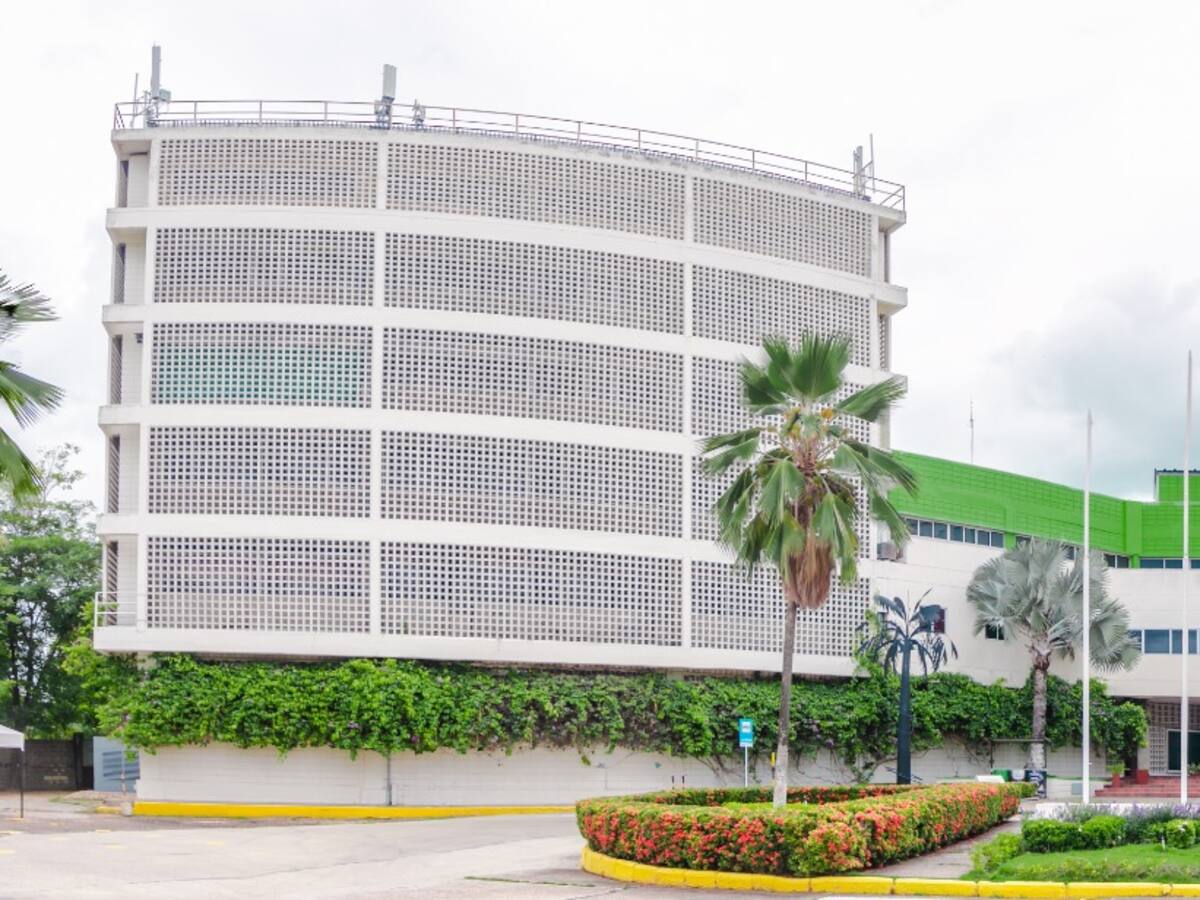 UTB lanza primeras insignias digitales con tecnología blockchain