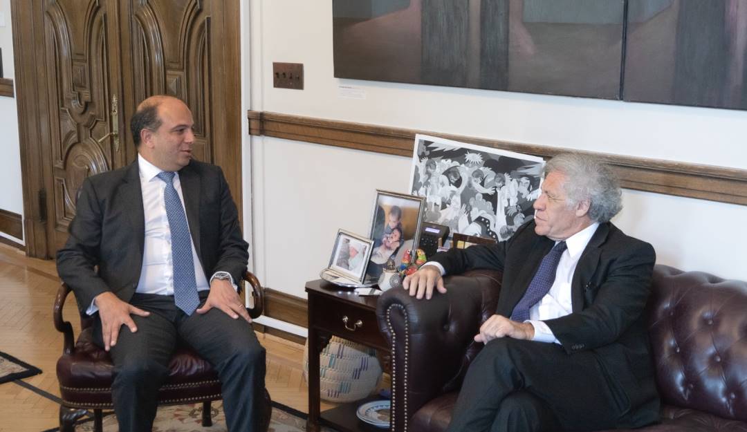 Defendor del Pueblo de Colombia, Carlo Camargo, junto al Secretario General de la OEA Luis Almagro  Foto: OEA